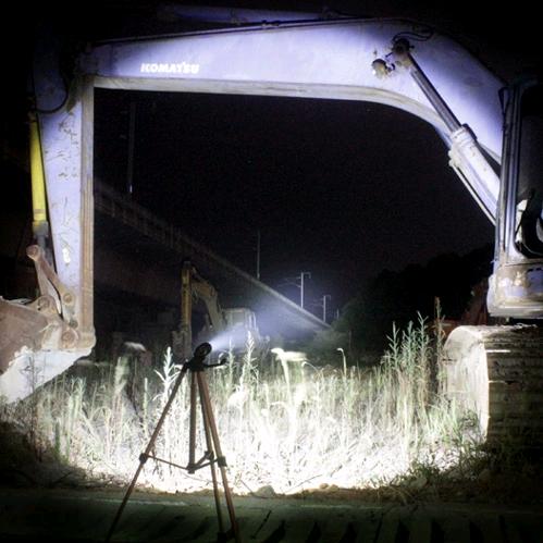 霸光强光手电筒