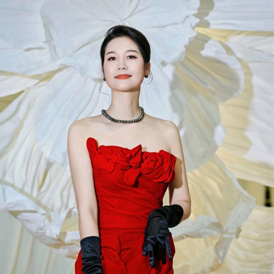 浅朵形象美学Lily