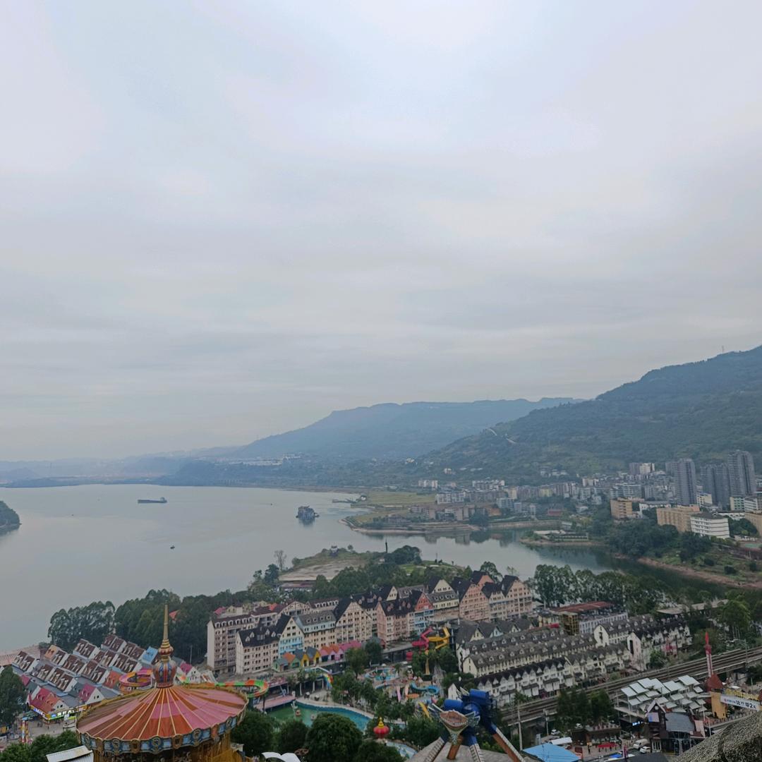 大竹墙布窗帘（小刘）工厂店