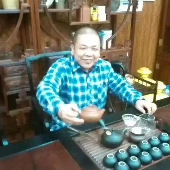莫克.何