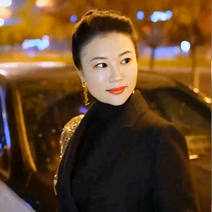 芳 芳