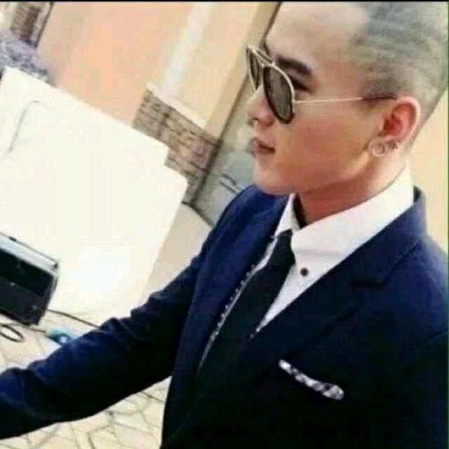 擒贼先擒王先生。