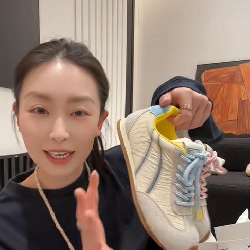 H55潮鞋集成店Media-直播精品返场