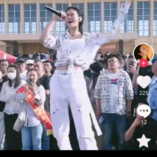 王凯，