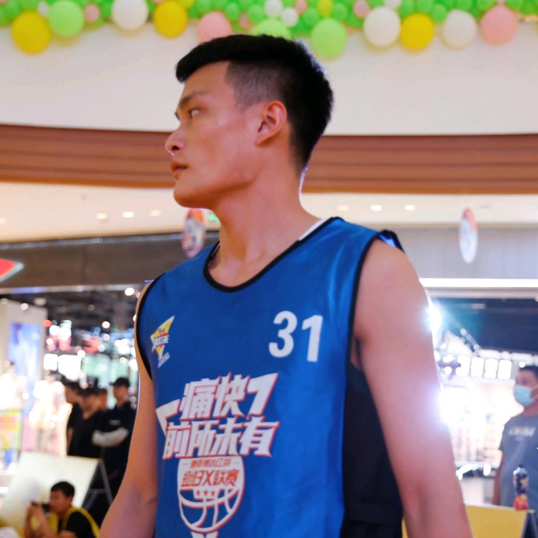 潮潮不会打篮球🏀（热爱生活版）
