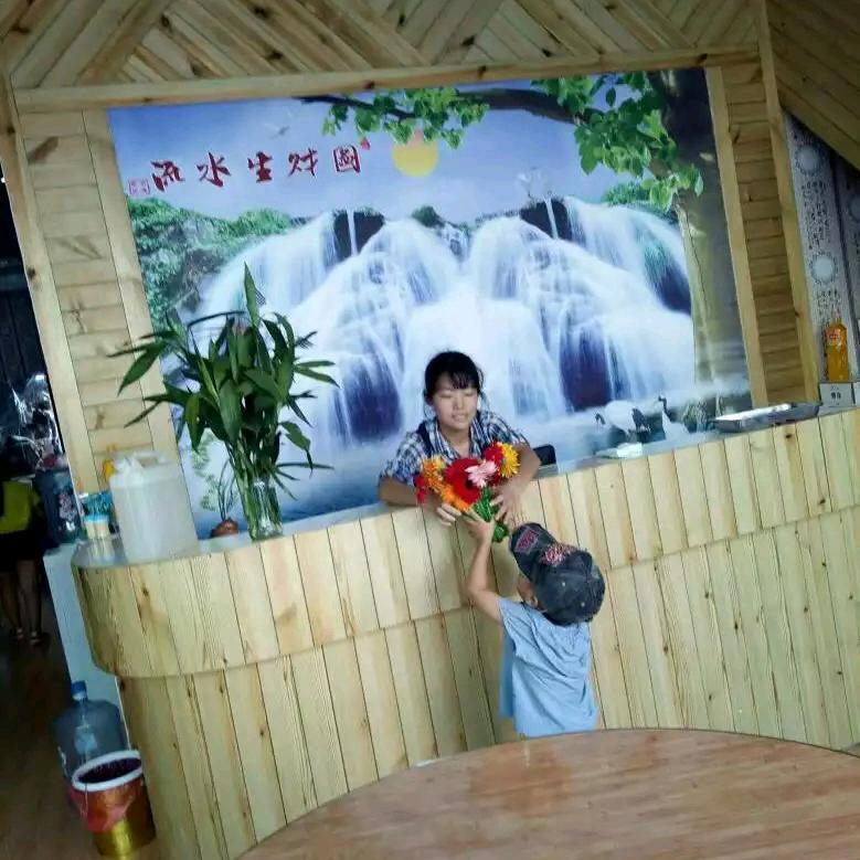 贵州大山里的种养殖人代丽