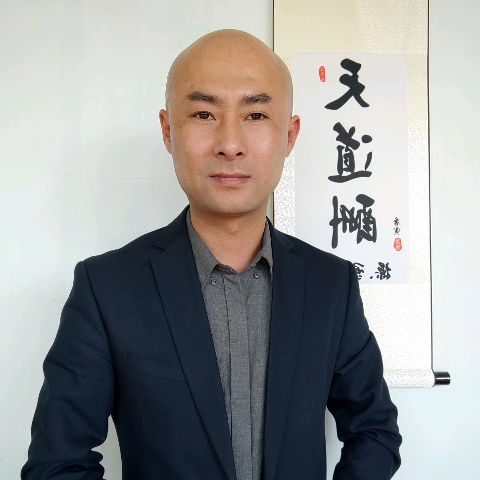 光头乔探房（行走的啤酒瓶）