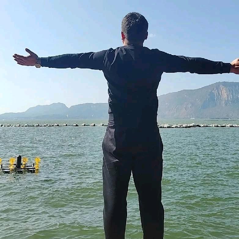 👉੯‧̀͡₎啊哥