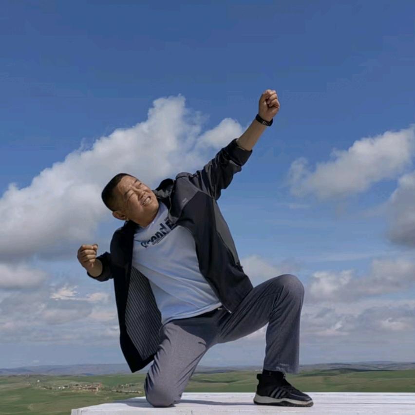 不识弯弓射雕人