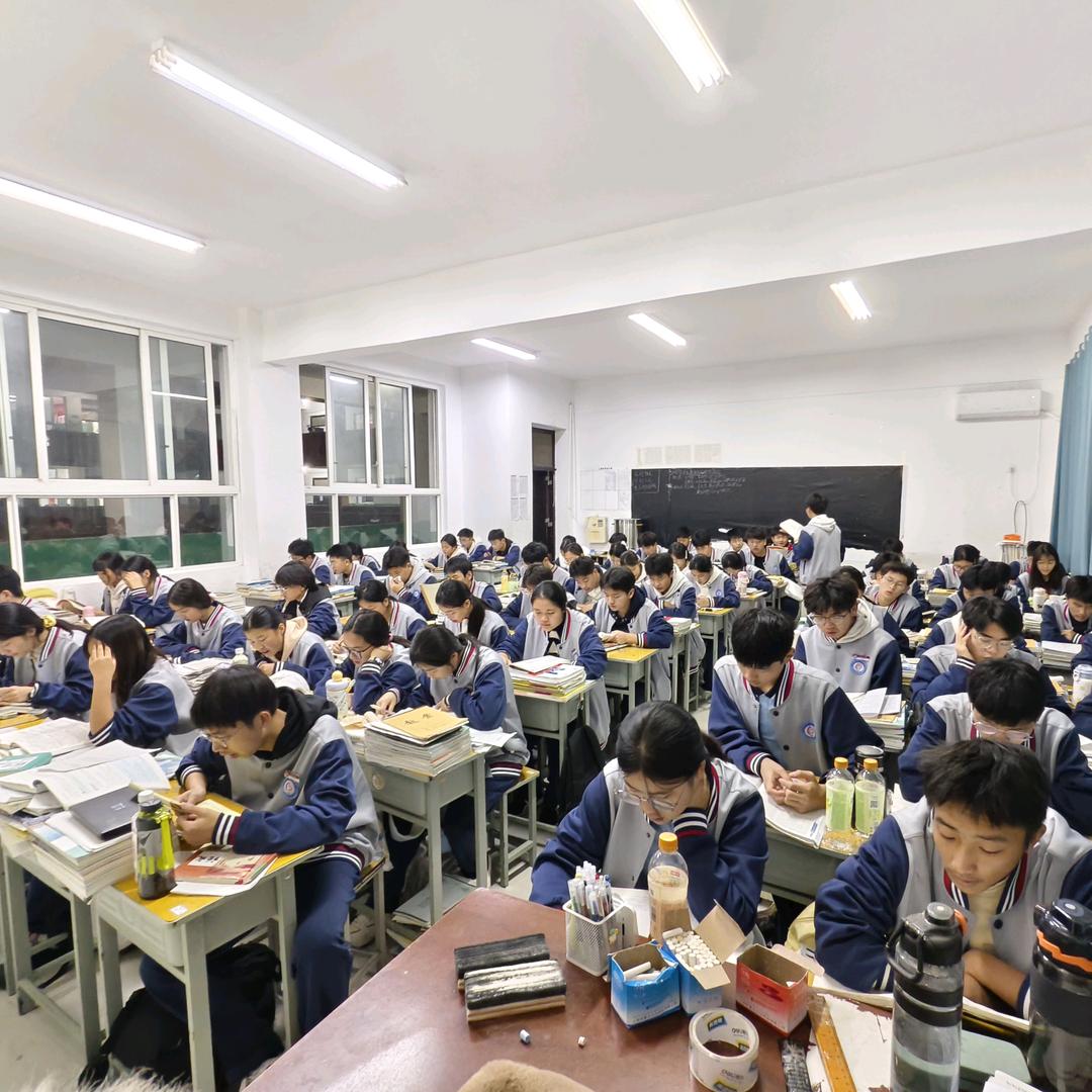 高一6班班主任李老师