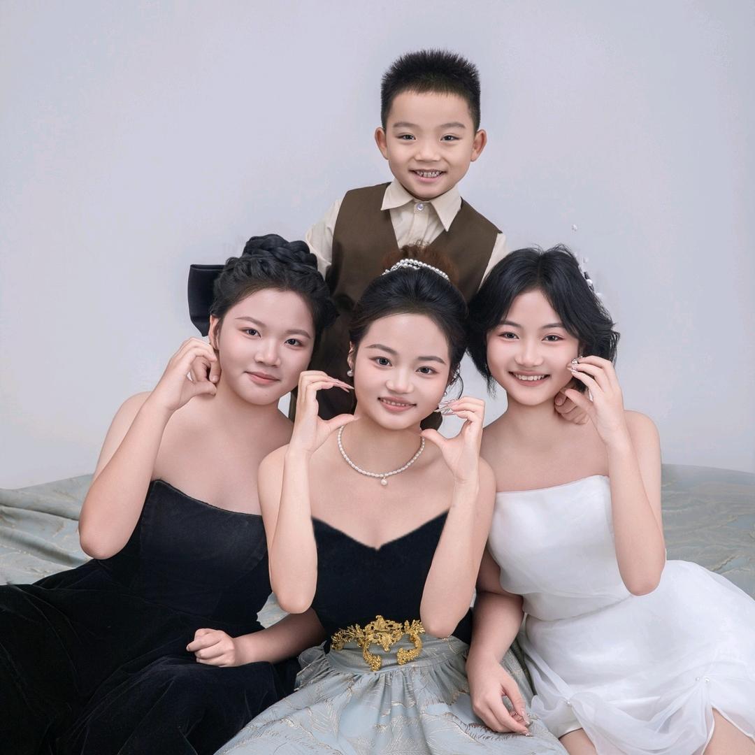 四个孩子的妈妈要努力