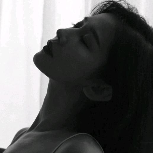 向小姐山歌 · 贵D