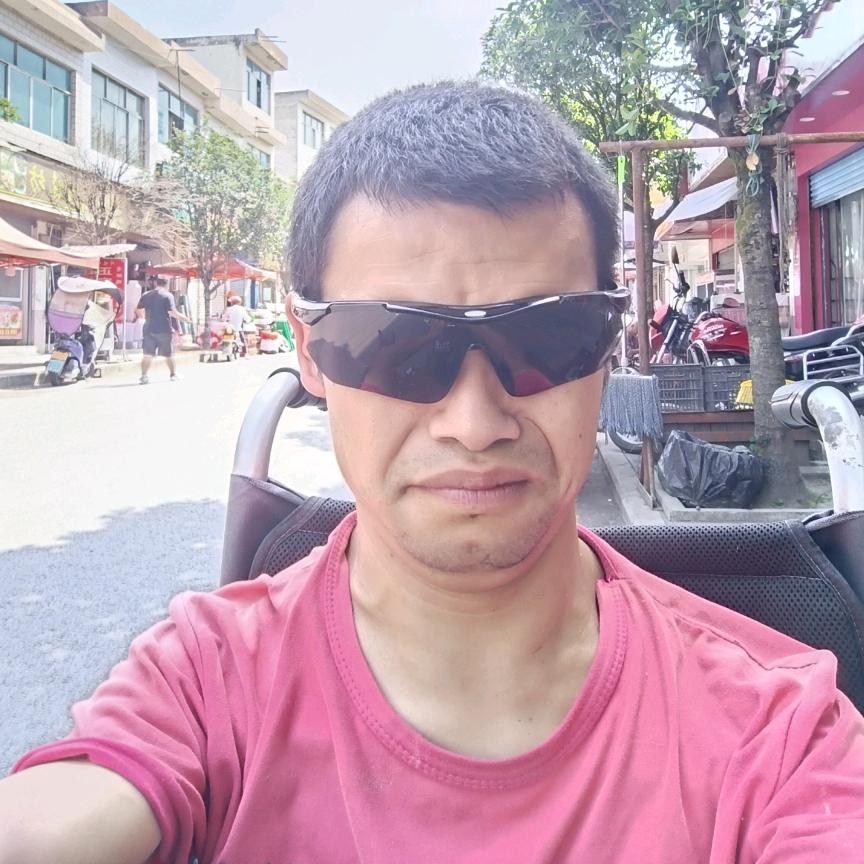 轮椅哥（封❤️🔒爱）