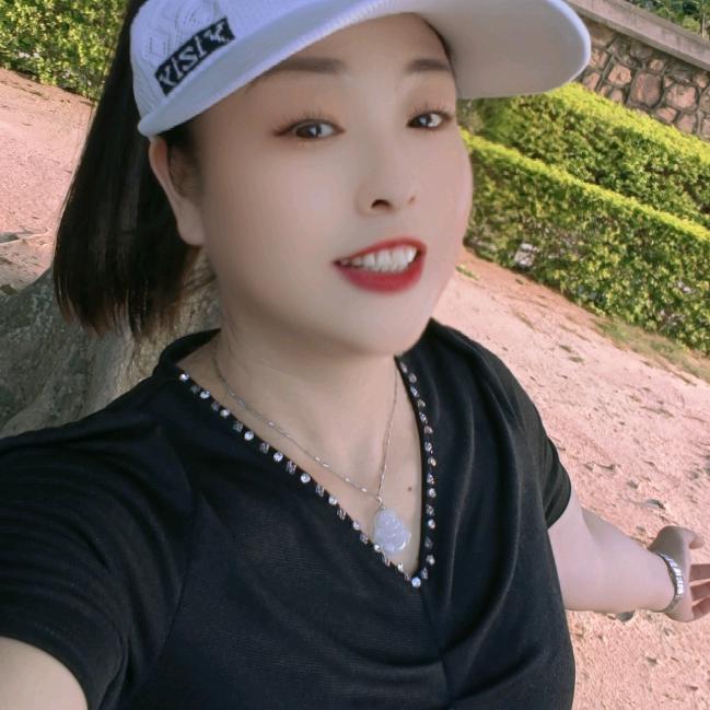 卖顶墙的小杨姐