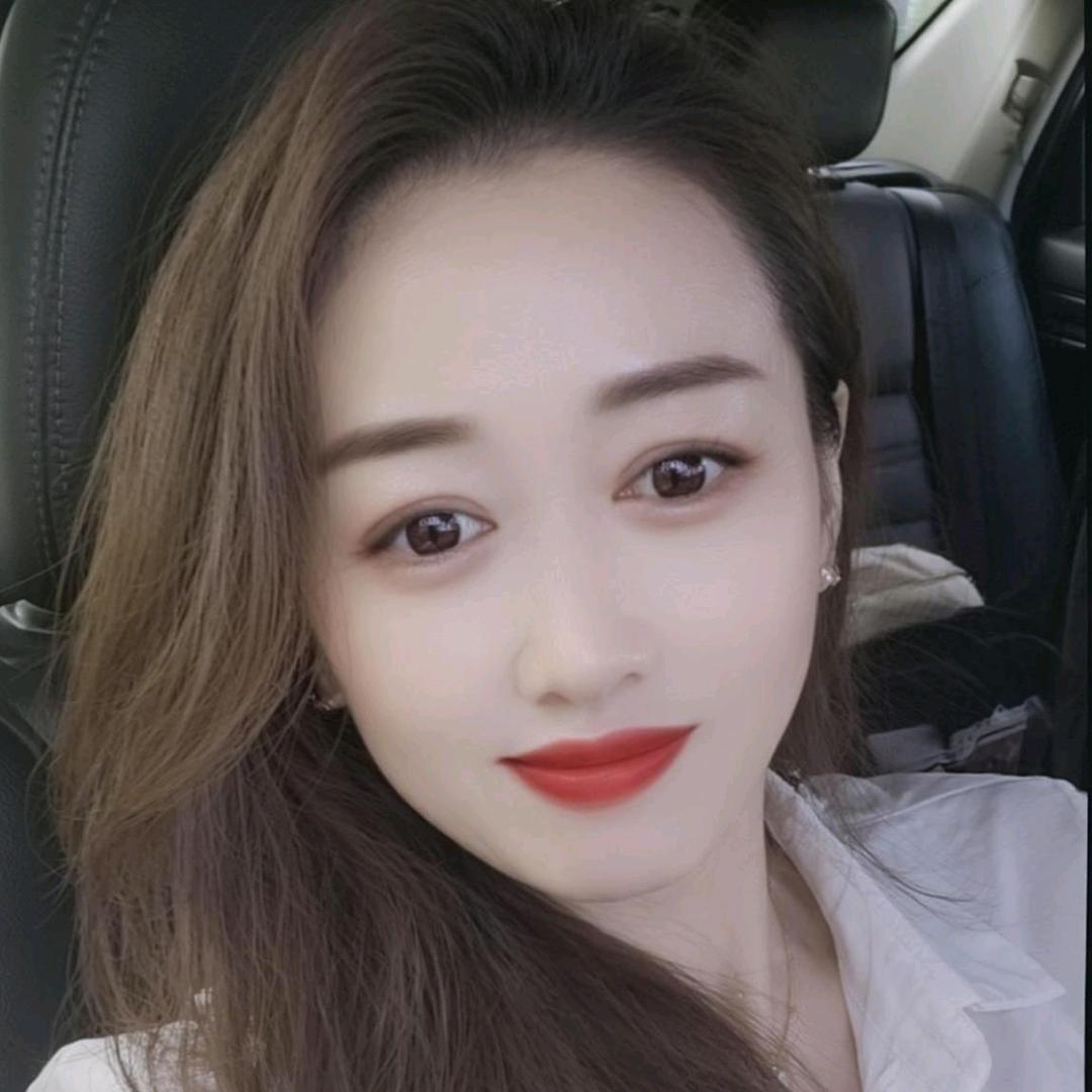 开开心心的四姐