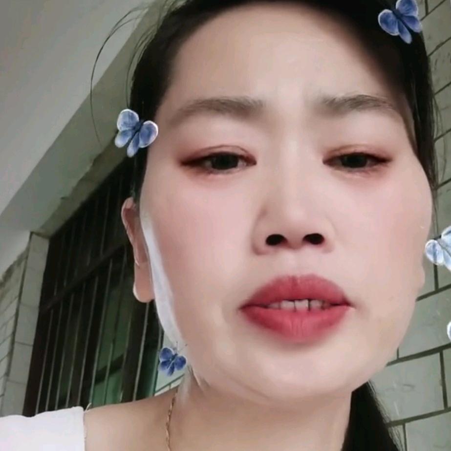 洪姐姐，@不定时开播。