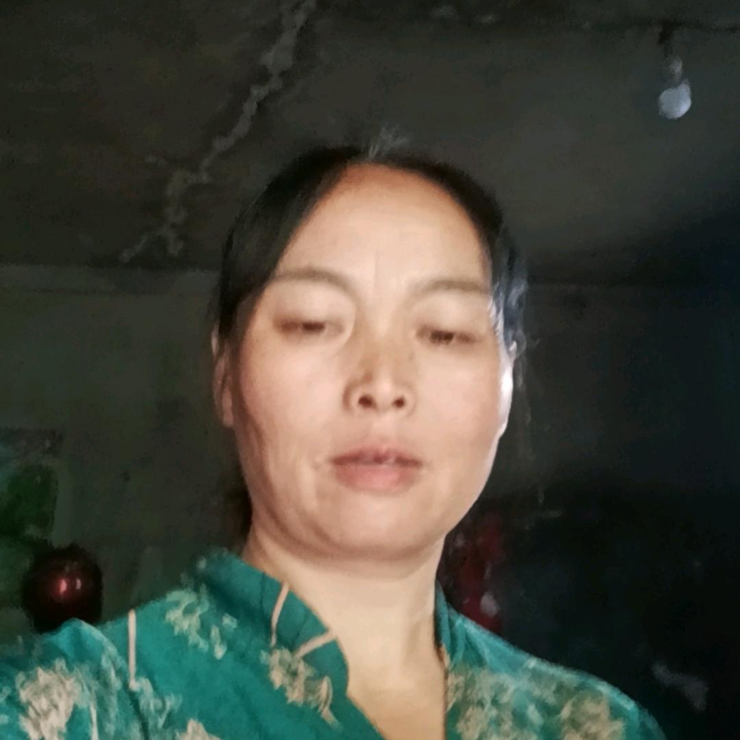 何姐姐.