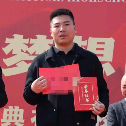 东方美高小侯老师
