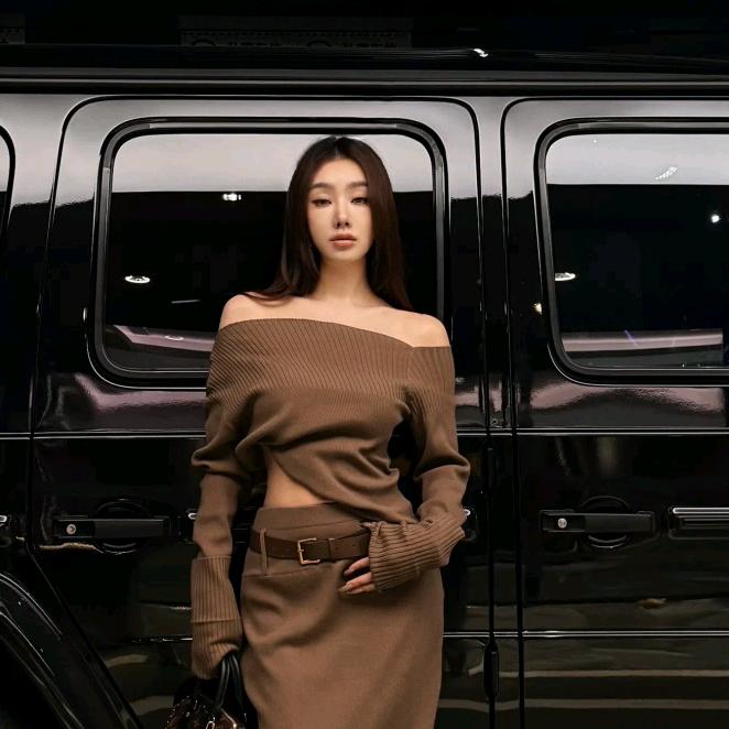 YN-SHUZE 鱼姐（穿搭分享号）