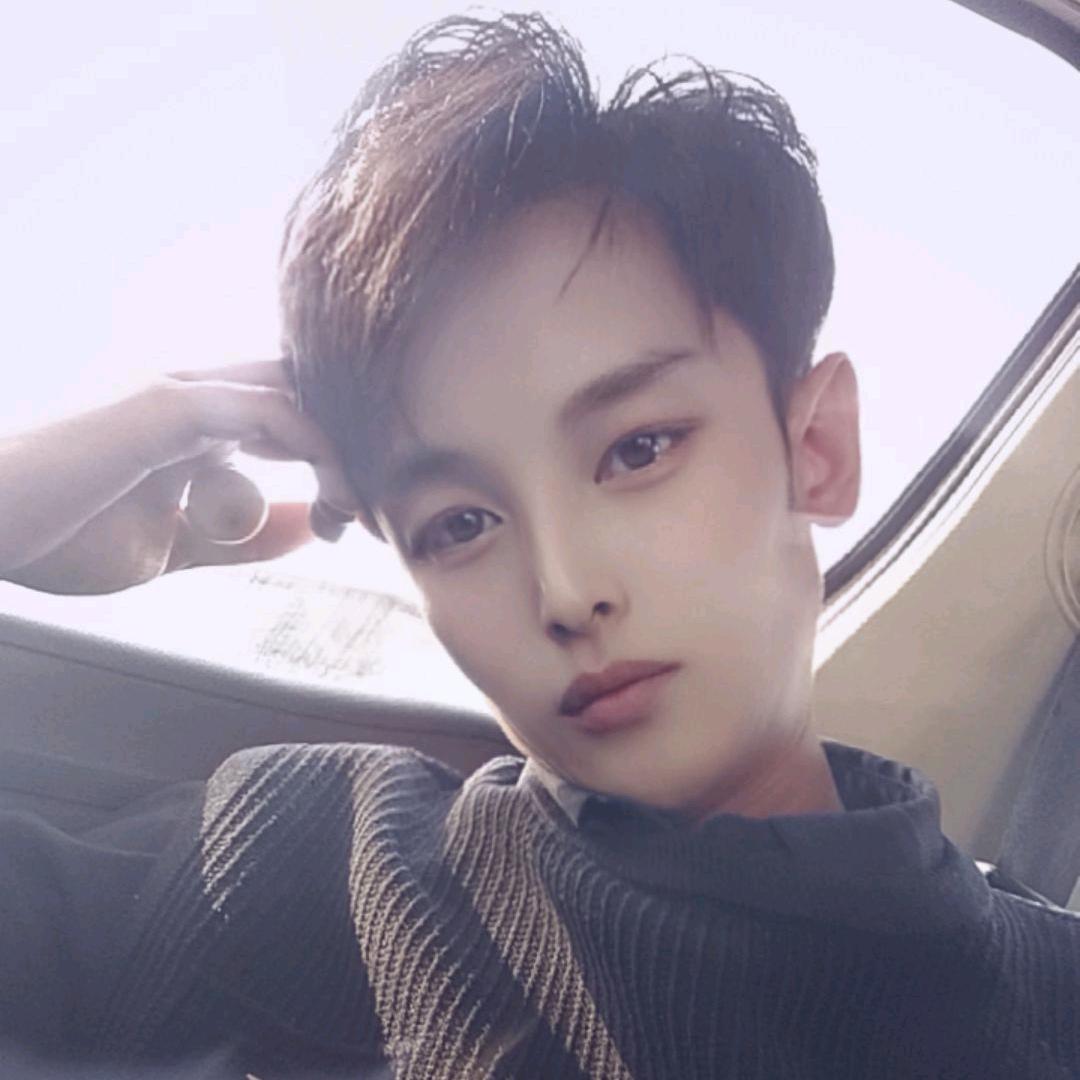 🌻向阳而生🌻