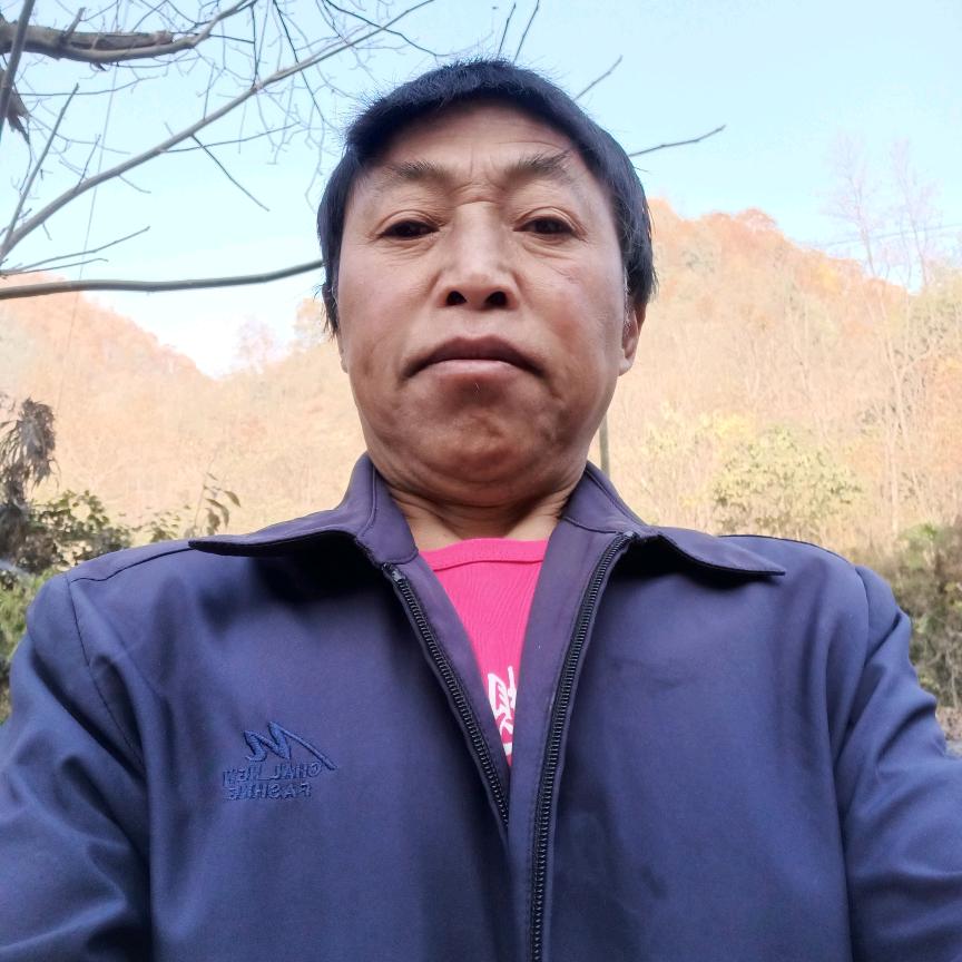 龙哥。