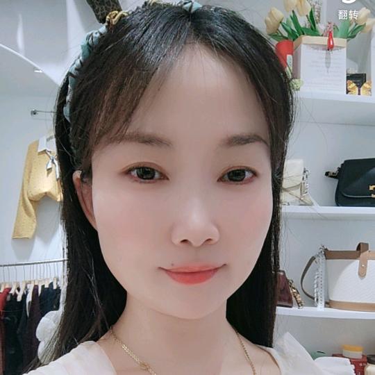 汉川摩卡女装尹姐（下午4:40)