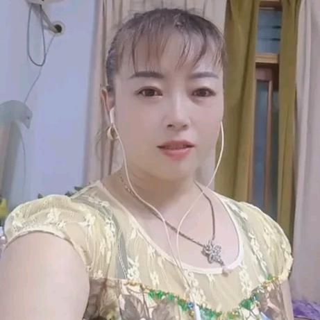 农村邹姐(晚上7点十分开播)，(小号)