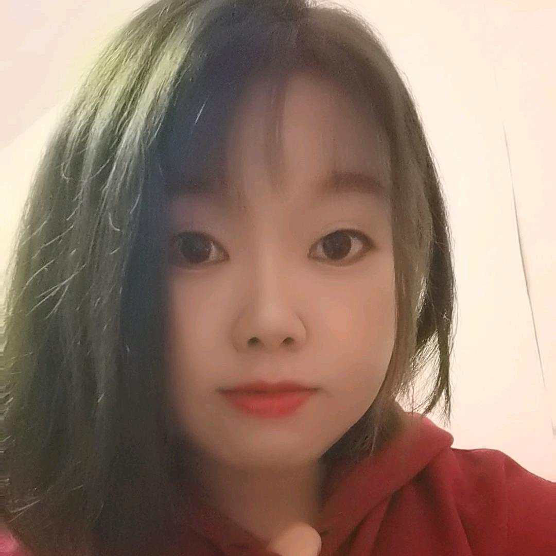 樊大熊牙缝挺大