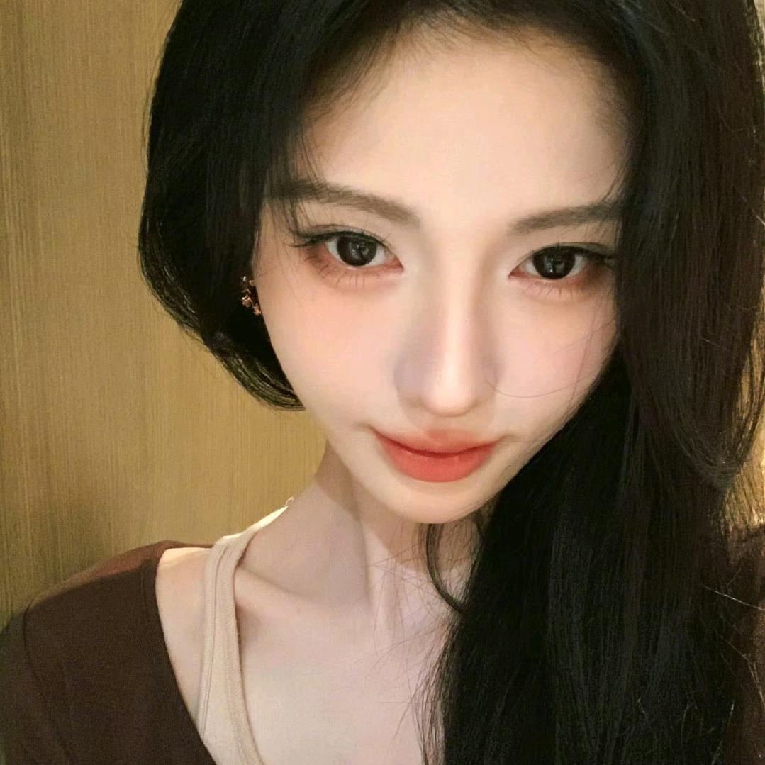 梅子酱Yi^