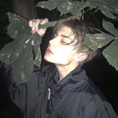 依然还在