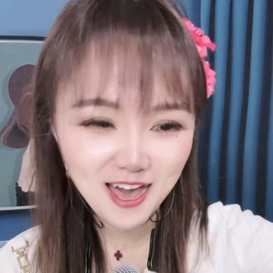 丫头首播🎤每天早上5：50