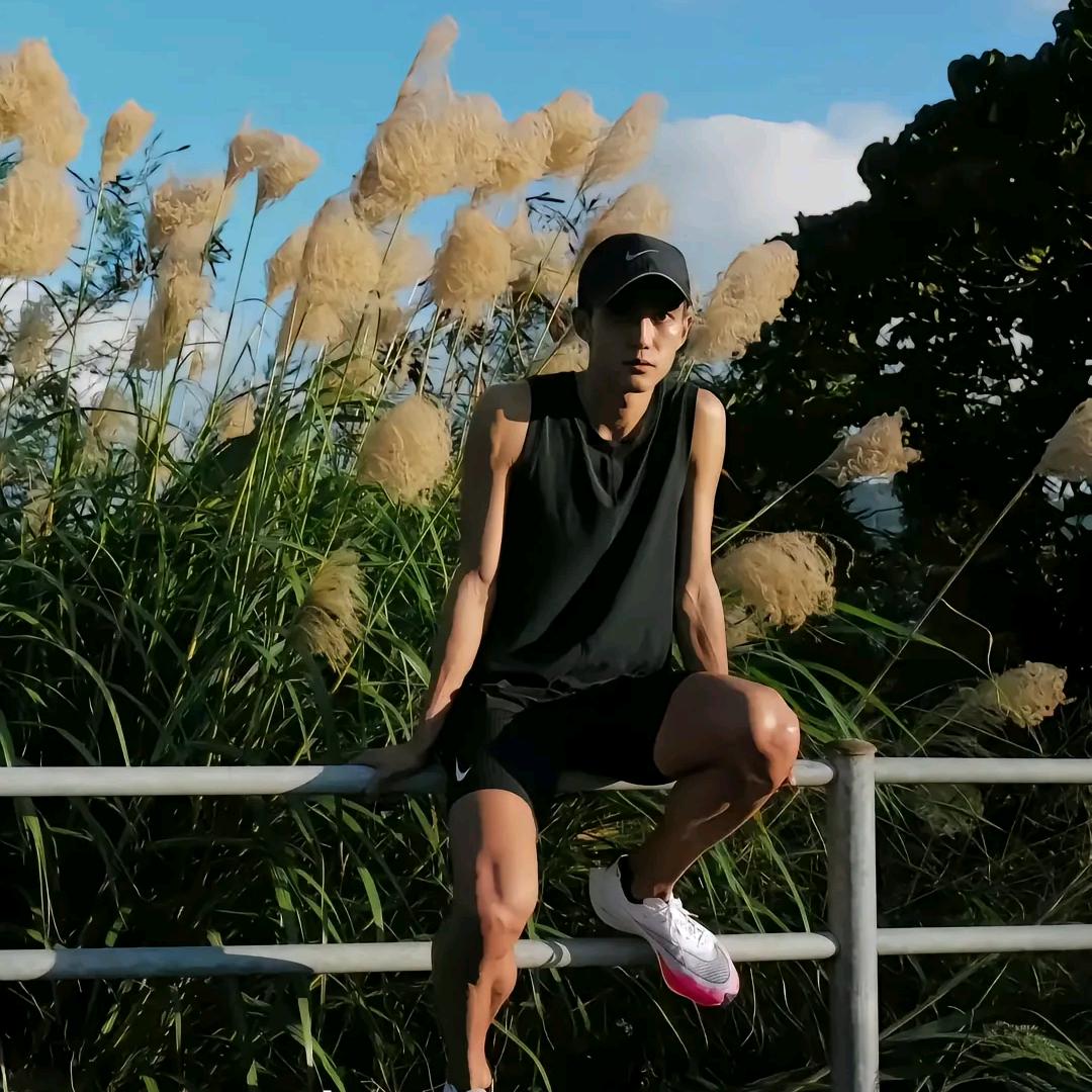 摸摸小秃头