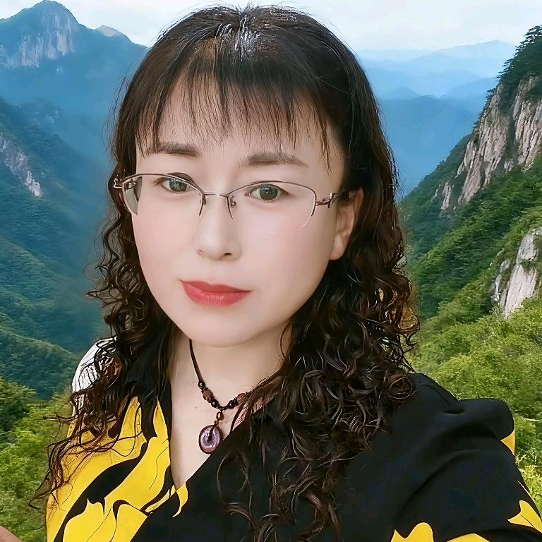 杂货铺的老板娘