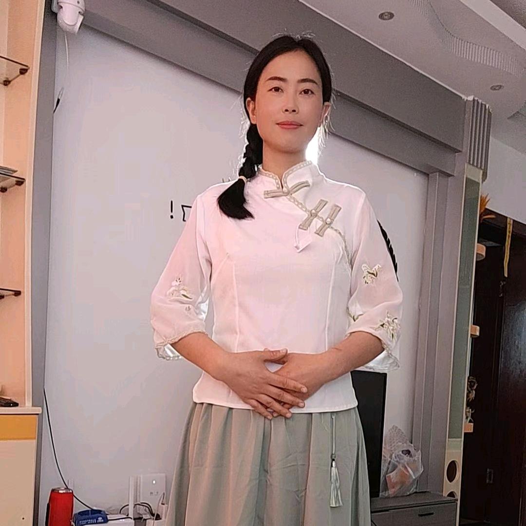 依玉吖