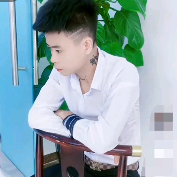 鸿百万 独来独往