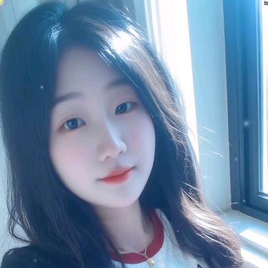 @单眼皮的小姐姐