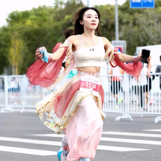 爱跑步的猫女