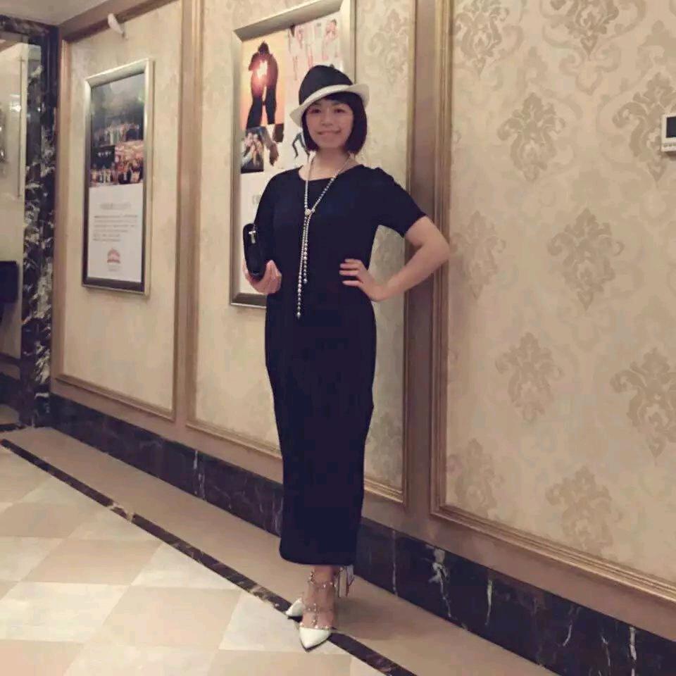 含笑滴波浪