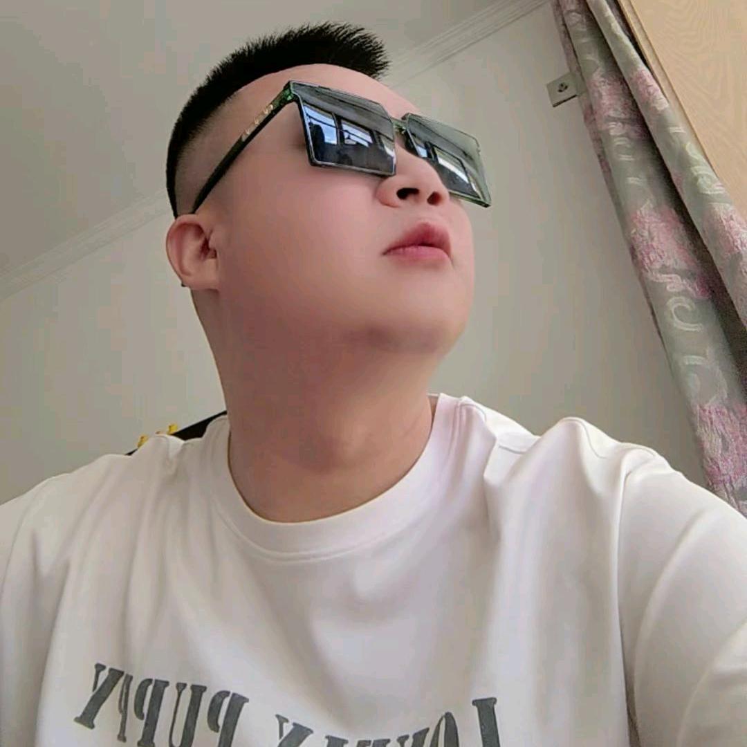 磊磊（北京尊驰名车）