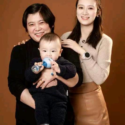美红