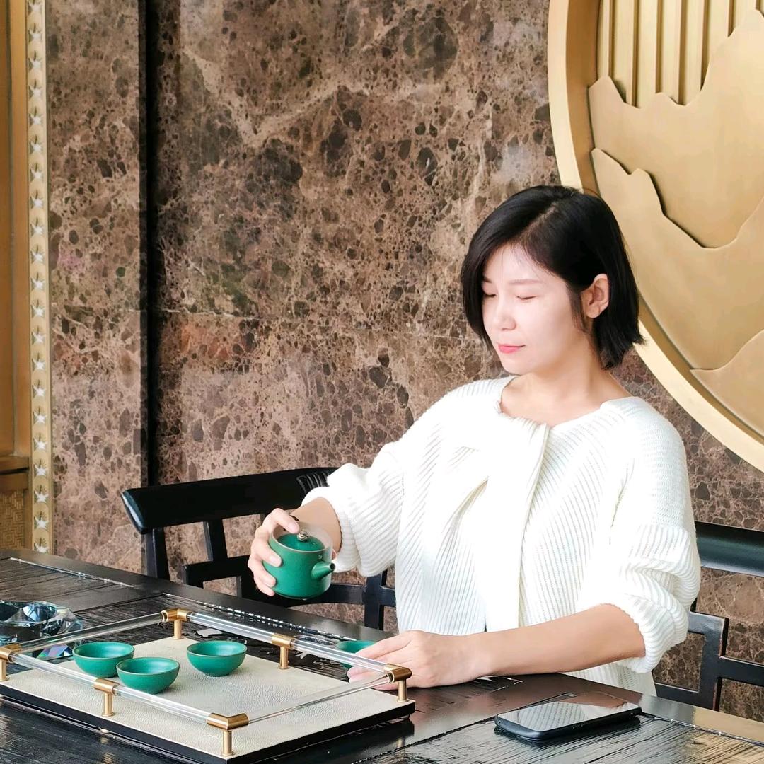 丽  子