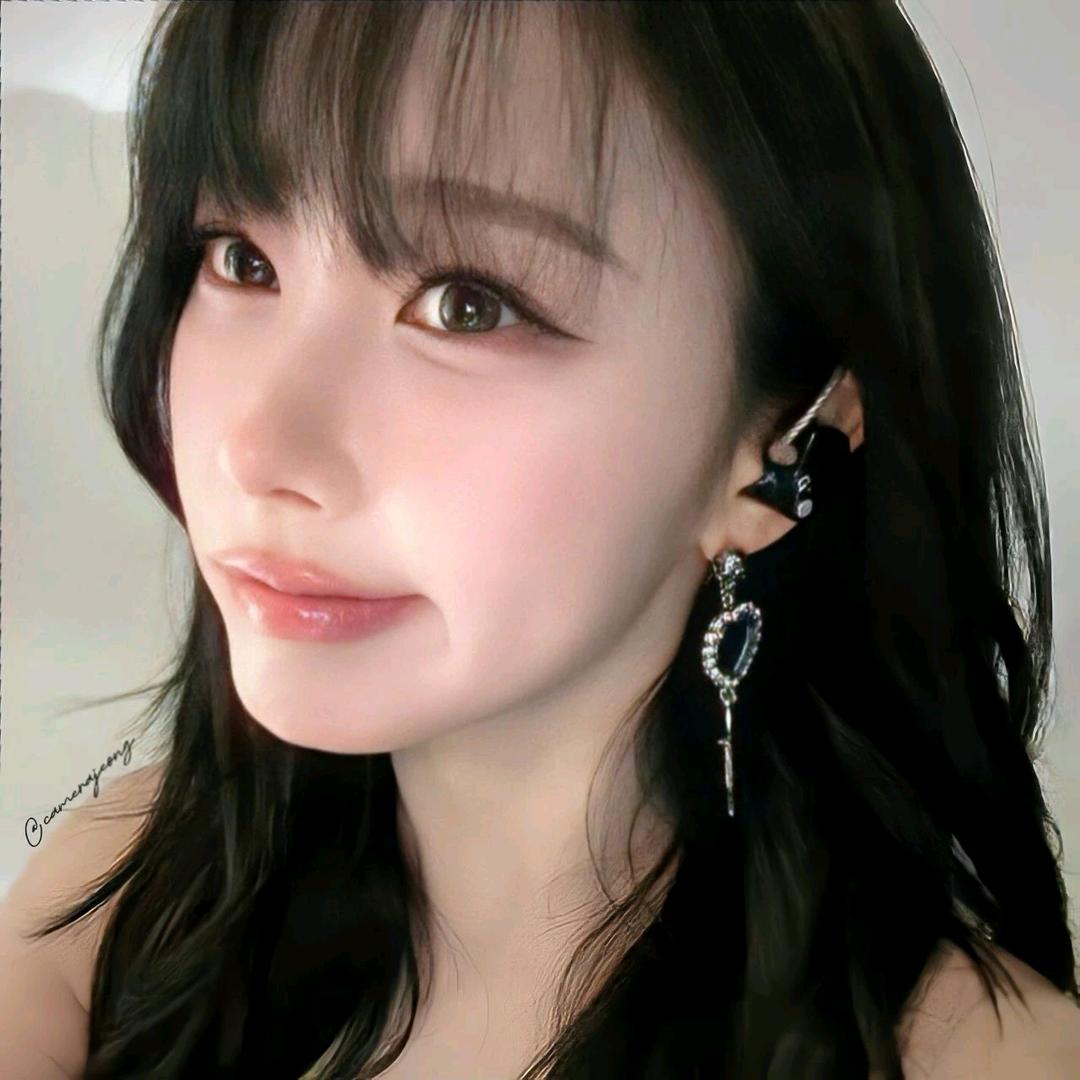 ˃ʍ˂