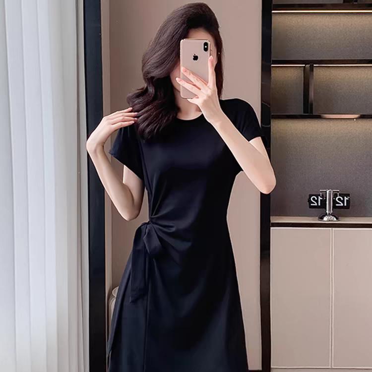 玥玥妮吖