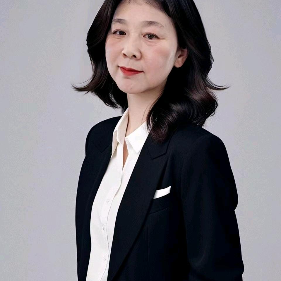 谭大哥万大姐小号，上午11点10开播