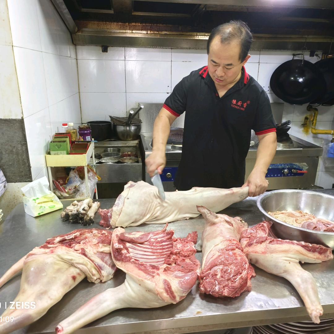 连云港开饭店的大毛哥