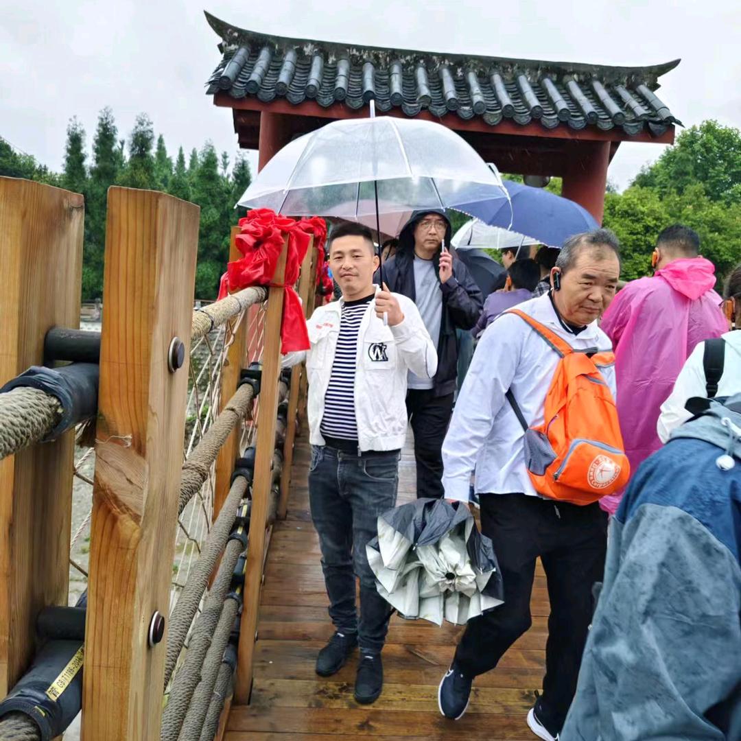 王那李跑