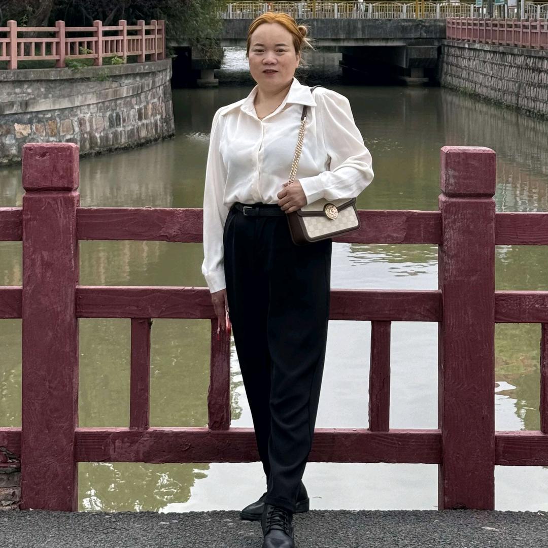 做好自己分内事。不听小人的挑唆。
