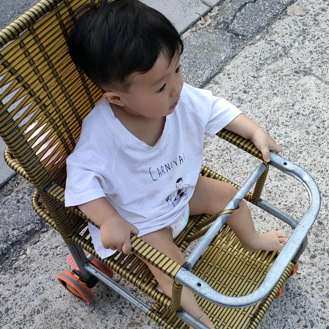 晓静发艺，，，，，专业刮脸，头疗