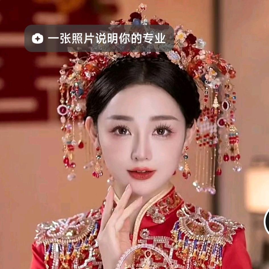 交口县一水珍今禧婚纱礼服馆-化妆师
