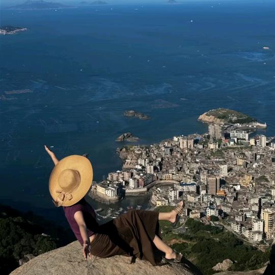 冯   几岁